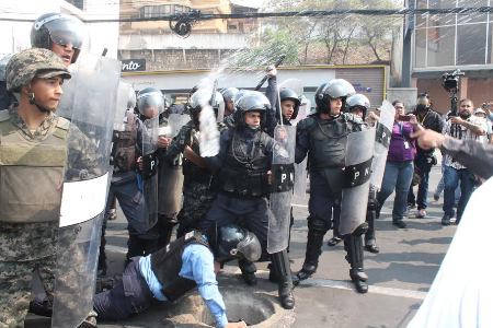 policias represion copinh1