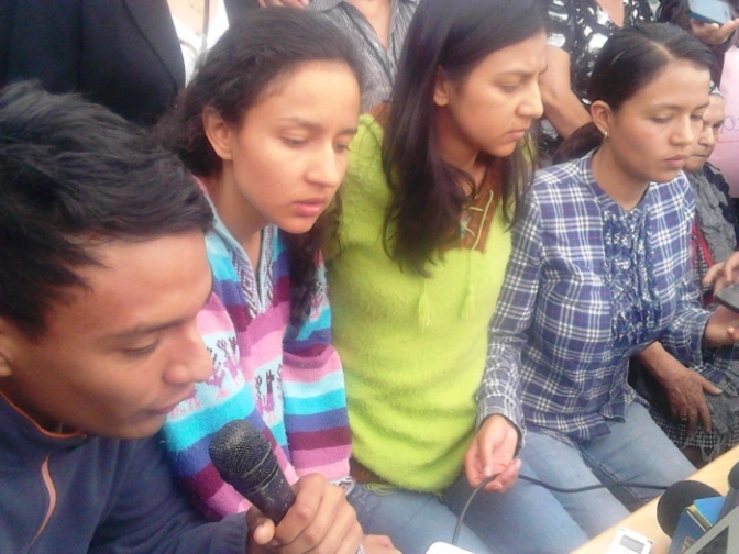 Comunicado de las hijas,hijo y madre de Berta Cáceres: En presencia del lecho de nuestra Bertha, nuestra mamá, nuestra hija, nuestra guía