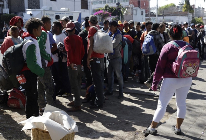 Represión y medidas restrictivas para circular enfrenta la primera caravana de migrantes del 2020