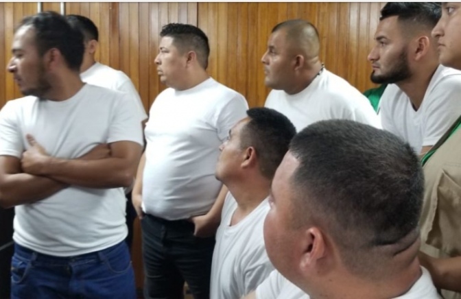 Un coronel lo ordenó: Defensores de Guapinol están en ropa interior  en La Tolva