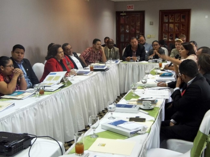 Diputados de Comisión de Pueblos Indigenas: Gobierno de JOH quiere una Ley de consulta previa para grupos de poder