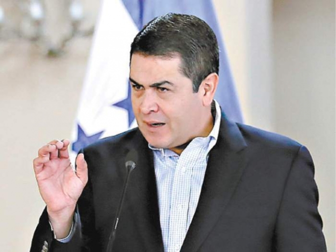 Perversas ficciones y praxis políticas de la dictadura en Honduras