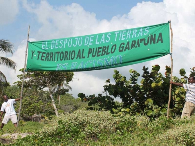 Extranjeros y gobierno de Juan Orlando Hernández quieren despojar tierras a garífunas