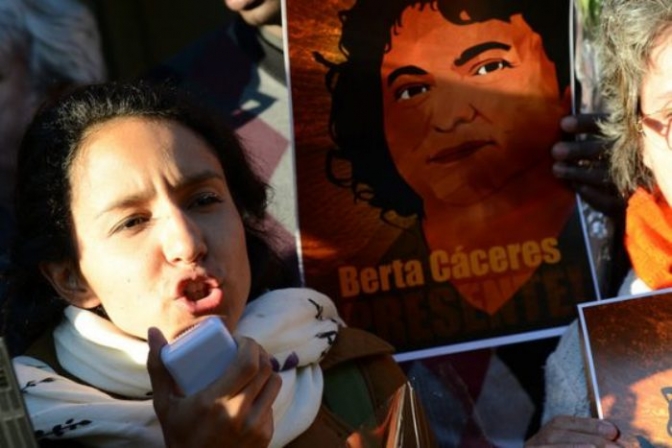 Una manifestación en respuesta al asesinato de Berta Cáceres
