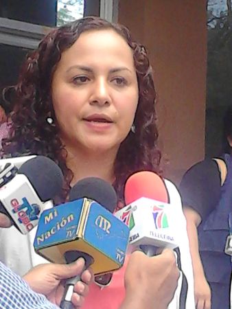 KENIA OLIVA DENUNCIA MP UNAH
