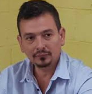 carlos enamorado