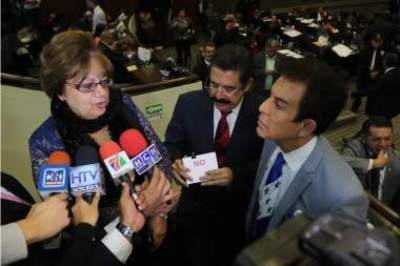los tres