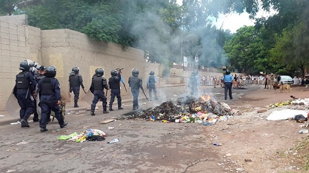 poli desalojo