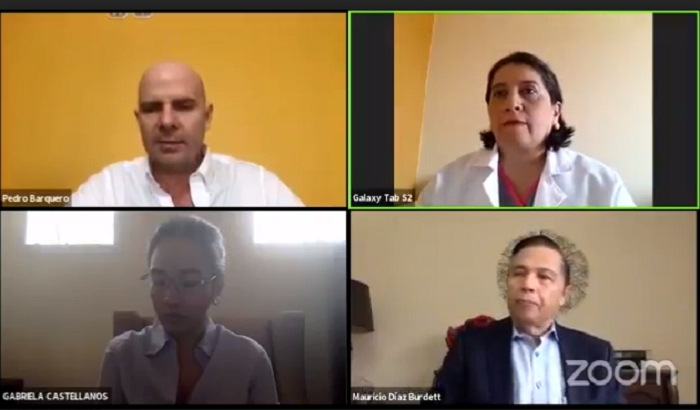 En la foto de izquierda a derecha arriba: Pedro Barquero de la CCIC y Suyapa Figueroa del CMH. Abajo de izquierda a derecha: Gabriela Castellanos de CNA y Mauricio Díaz Burdett de FOSDEH