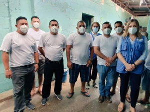 En la foto los defensores de Guapinol junto a Isabel Albaladejo Escribano, Representante de la Oficina del Alto Comisionado de las Naciones Unidas para los Derechos Humanos en Honduras (OACNUDH).