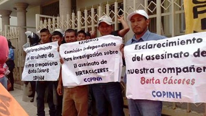 Policías detienen a comunicador de radio comunitaria y miembro del COPINH