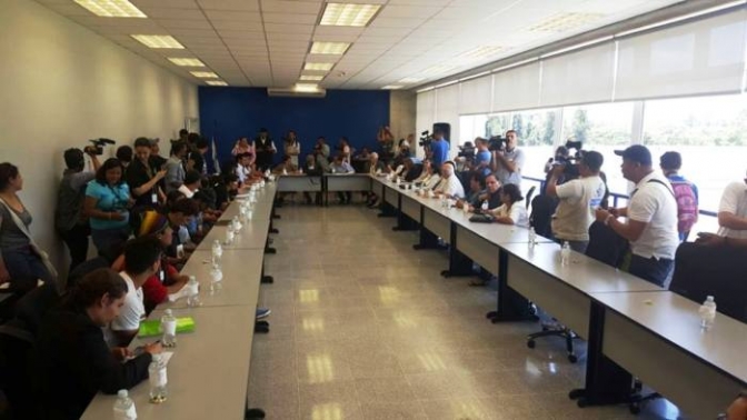 Prevalece la criminalización contra los estudiantes de la UNAH en el primer acercamiento para el diálogo