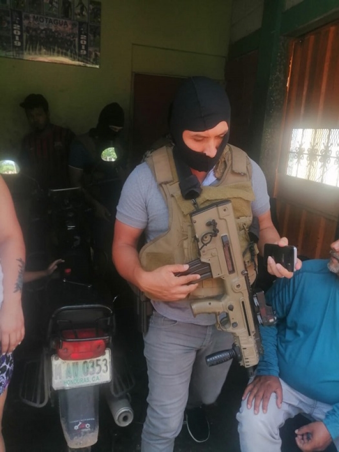 Hombres fuertemente armados irrumpen en la casa de defensor de Derechos Humanos Sin Fronteras