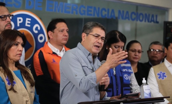 Psiquiatra advierte que la sobreinformación puede afectar la salud mental de la población