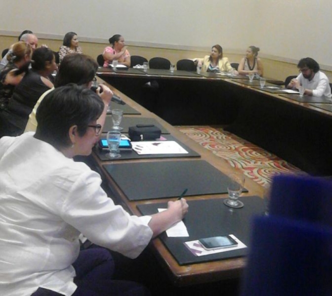 Periodistas de distintos medios de comunicación de la capital llegaron a la charla de La Tribuna de Mujeres contra los Femicidios y el Movimiento de Visitación Padilla donde abordaron las diveras formas de violencia hacia las mujeres y el rol de los y las periodistas para contribuir a detener esa violencia