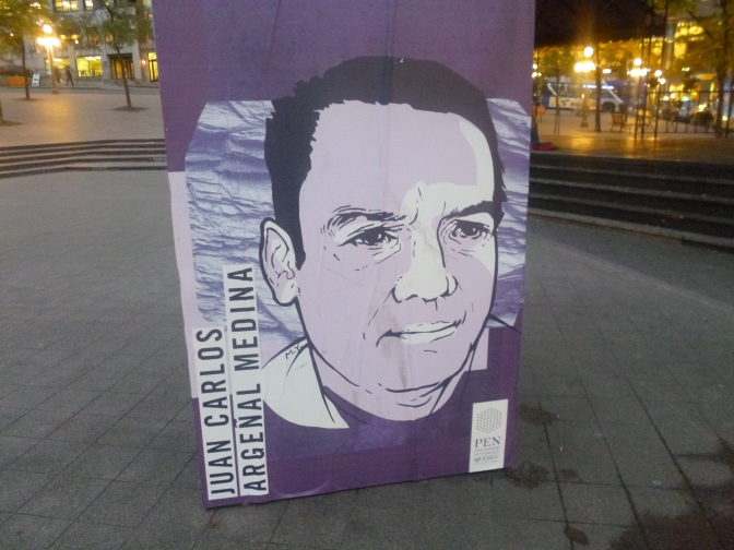 En una de las plazas de la ciudad de Québec, Canadá, Pen Internacional mantuvo por una semana la fotografía de Juan Carlos Argeñal, en exigencia de justicia