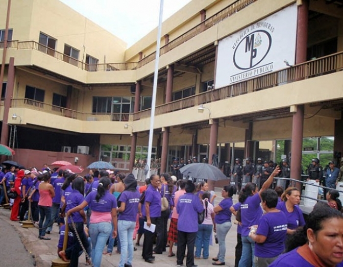 Movimiento de Mujeres Visitación Padilla: No podemos permitir que bajo la bandera de la libertad de expresión se ofenda a las mujeres