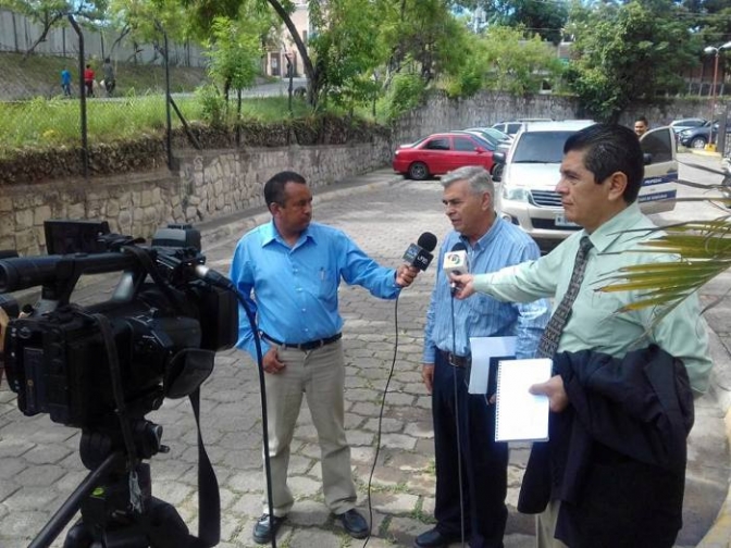 Ensañamiento en juicio contra abogado que representa víctimas de violaciones a derechos humanos