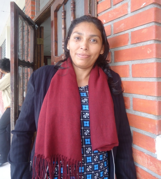 Atentados, detenciones ilegales, amenazas a muerte y hostigamientos, son el diario vivir de Irma Lemus por defender los derechos humanos.