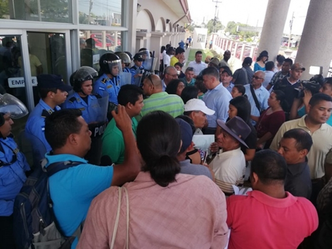 Denuncian apoderados legales: Juez llama por teléfono al presidente de la CSJ para que le diga cómo actuar contra ambientalistas de Guapinol
