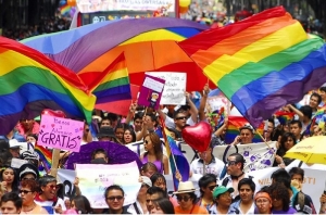 La falta de voluntad política para proteger los derechos de la comunidad LGTBI y la intromisión de grupos eclesiales  fundamentalistas ha provocado precariedad de derechos y un incremento de crímenes de odio.. Foto: nhrf.no