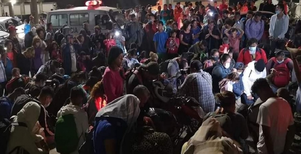 Hondureños huyen de un gobierno inhumano y de terror