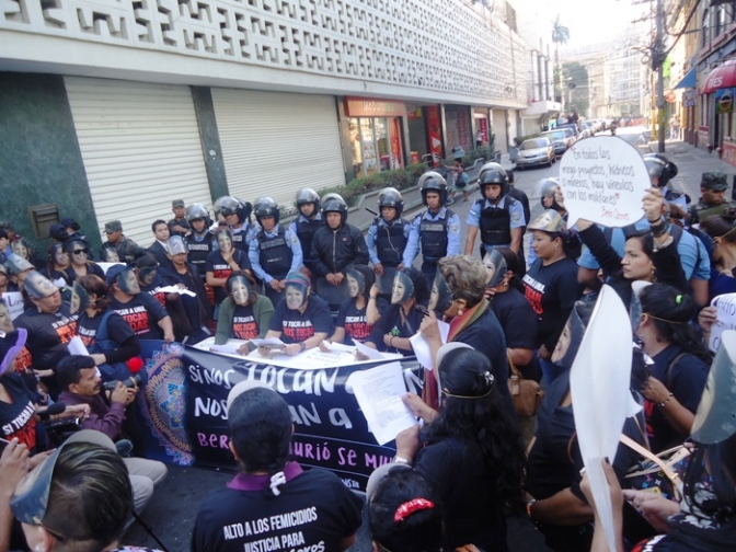 Mujeres exigieron no más femicidios, discriminación ni ejecuciones