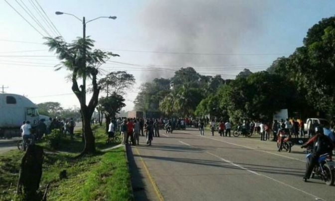 Periodista sufre electrochoques, golpes y  palabras soeces  para obligarlo a borrar material sobre represión