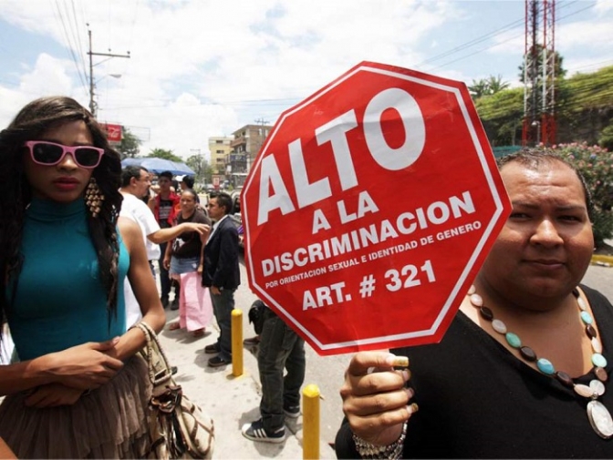 El Comité de la Diversidad denunció ante el Ministerio Público al presidente de la República y a Confraternidad Evangélica por promover discurso de odio contra la comunidad LGTB