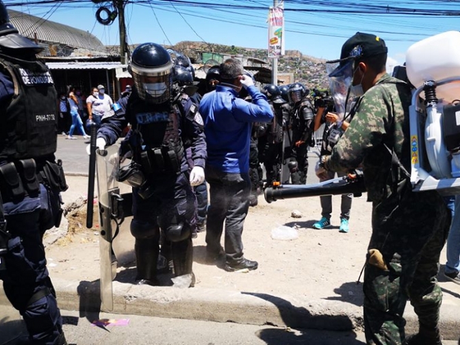 Autoritarismo y hambre: Ciudadanía  en busca de la alimentación y medicamentos enfrentan detenciones por toque de queda
