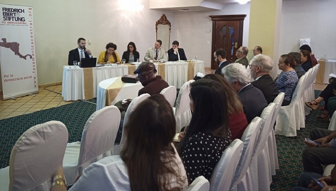 Señalan expertos: Países evaden con políticas migratorias la responsabilidad del conflicto social creado
