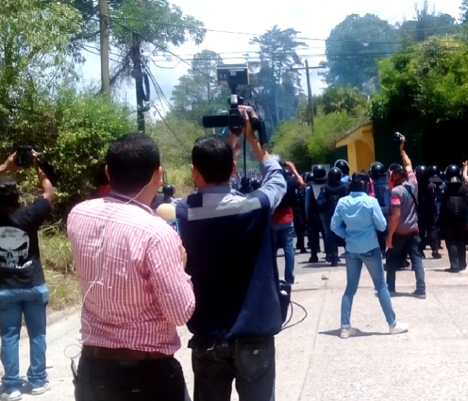 Gases lacrimógenos contra la prensa para disuadir cobertura de manifestaciones