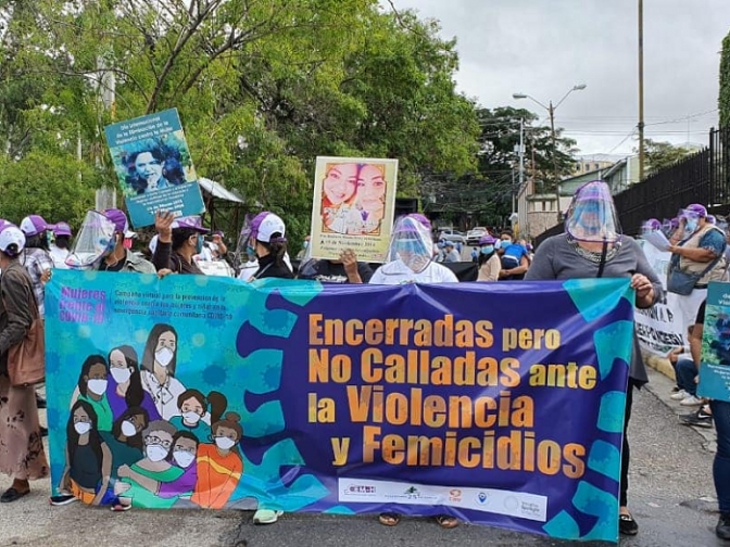 Plataforma 25 de noviembre: Vida y seguridad de las mujeres debe ser una emergencia nacional