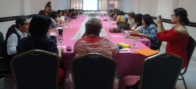 Sistema violento despoja de los bienes a las mujeres usando los militares para someterlas