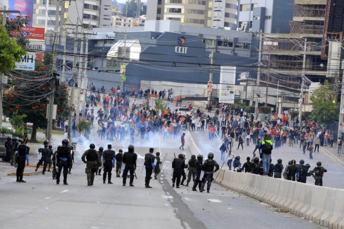 Incontrolable la brutalidad policial contra manifestantes