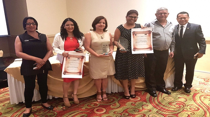 “Víctimas borradas”, “100 por asar a Berta” y “Pobreza” los reportajes premiados por Pen Honduras